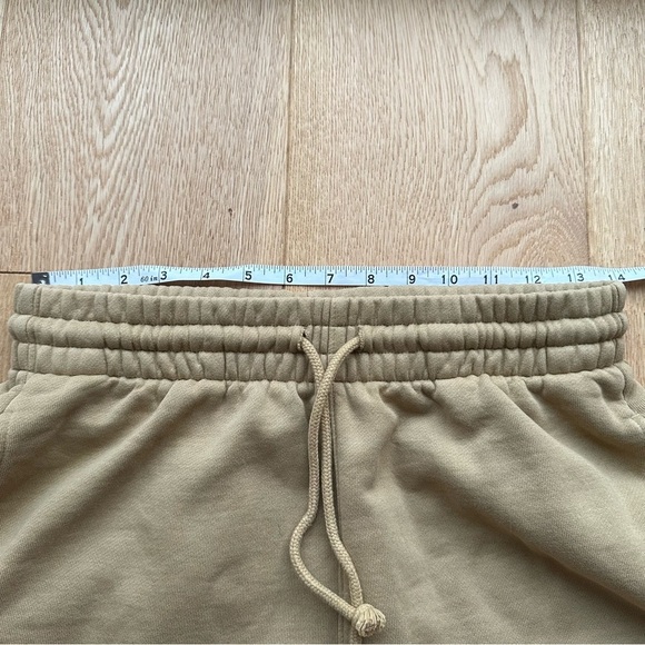 ARITZIA Tna Cozy AF Boyfriend Fleece TAN shorts -  S - Picture 10 of 15